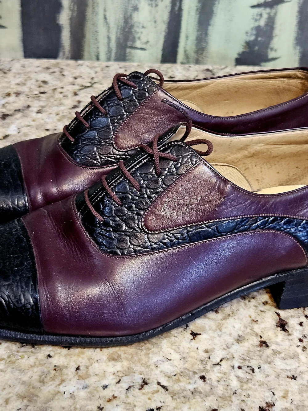 Vintage Midcentury Handcrafted Men's Burgundy and Black Leather Oxfords 11